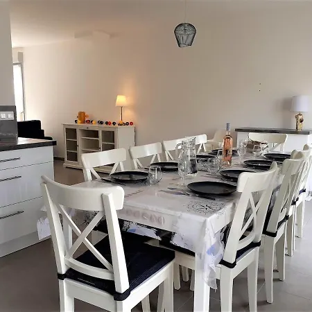 Maison Familiale, Proche Des Plages Et Des Commerces *
